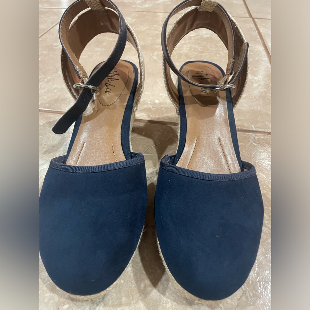 Style $ Co wedge Navy Blue Sandals. Size 6.  Used.